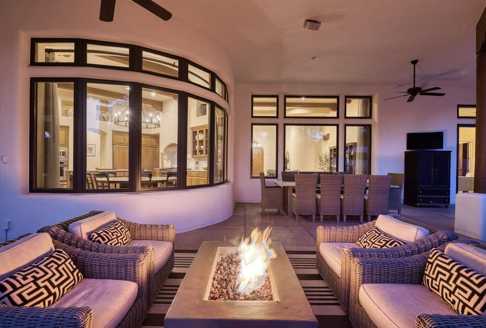 Scottsdale Estate with Pool, Spa & Sports Court +Pickleball - Paradise Valley, Arizona