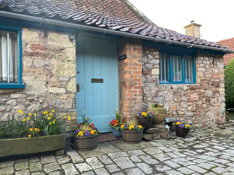 Quirky cottages on a 16th Century estate - Churchill, United Kingdom