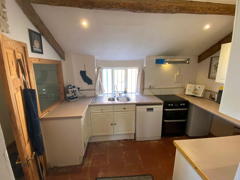 Quirky cottages on a 16th Century estate - Churchill, United Kingdom
