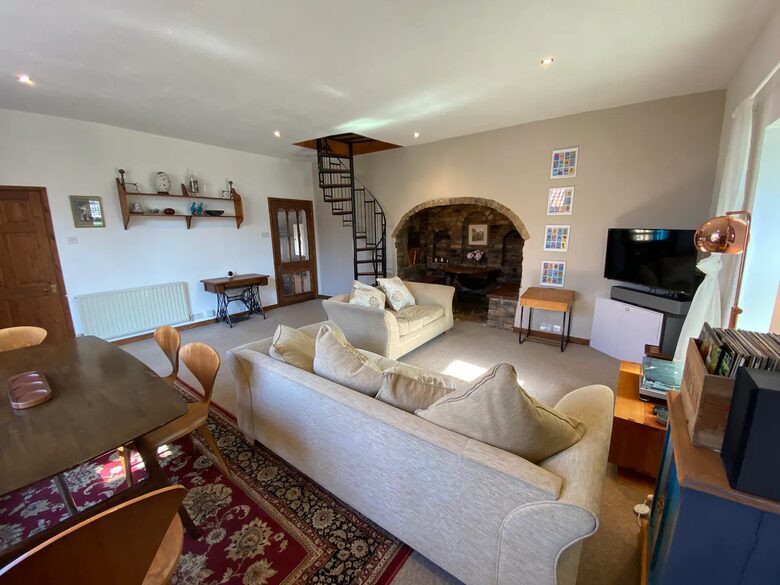 Quirky cottages on a 16th Century estate - Churchill, United Kingdom