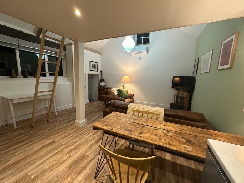 Quirky cottages on a 16th Century estate - Churchill, United Kingdom