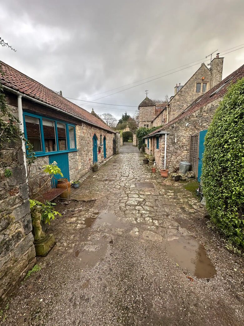Quirky cottages on a 16th Century estate - Churchill, United Kingdom