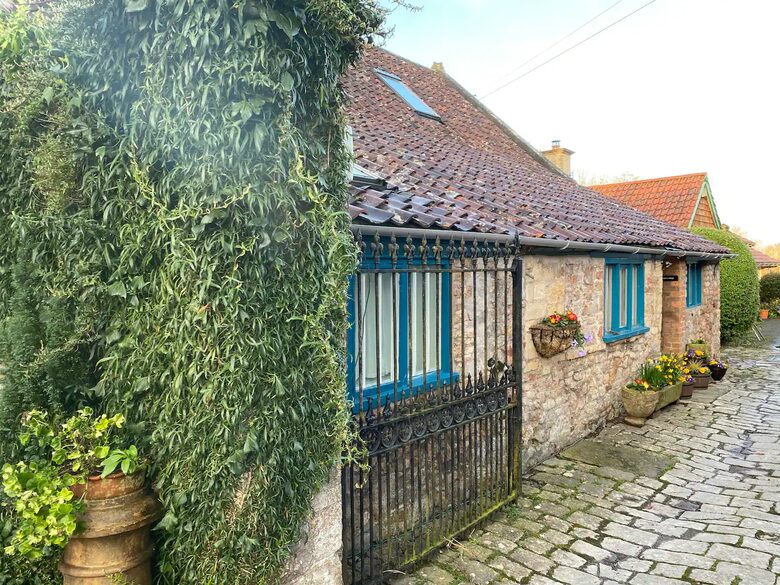 Quirky cottages on a 16th Century estate - Churchill, United Kingdom