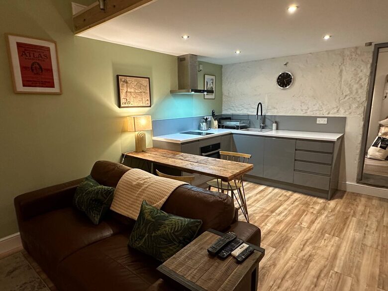 Quirky cottages on a 16th Century estate - Churchill, United Kingdom