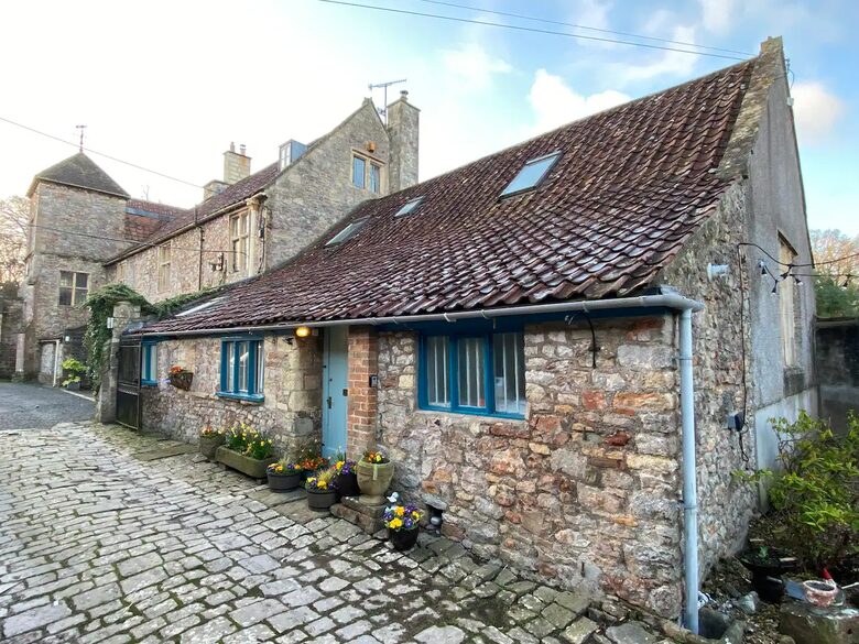 Quirky cottages on a 16th Century estate - Churchill, United Kingdom