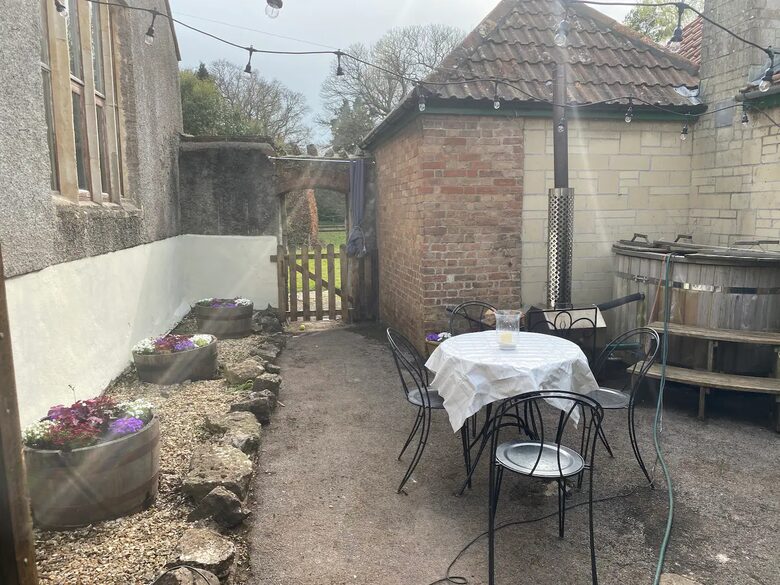 Quirky cottages on a 16th Century estate - Churchill, United Kingdom