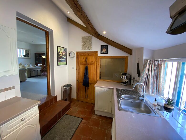 Quirky cottages on a 16th Century estate - Churchill, United Kingdom