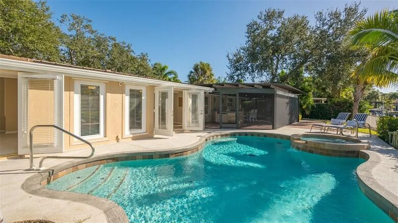 Waterfront Siesta Key Prime Location - Siesta Key, Florida