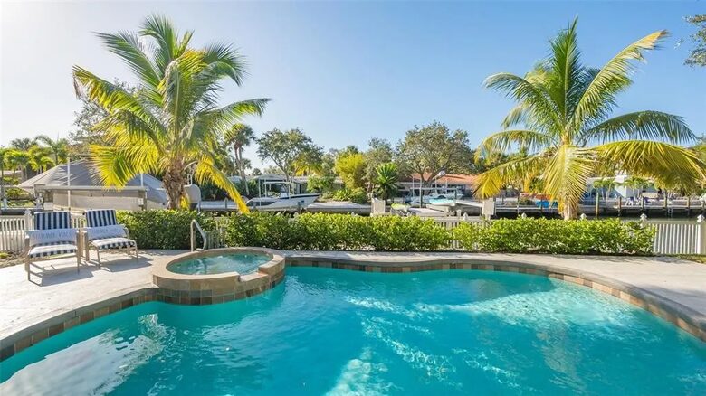 Waterfront Siesta Key Prime Location - Siesta Key, Florida