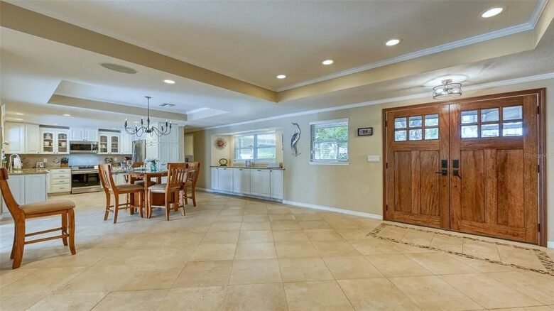 Waterfront Siesta Key Prime Location - Siesta Key, Florida