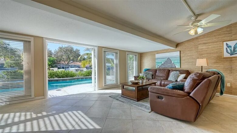 Waterfront Siesta Key Prime Location - Siesta Key, Florida
