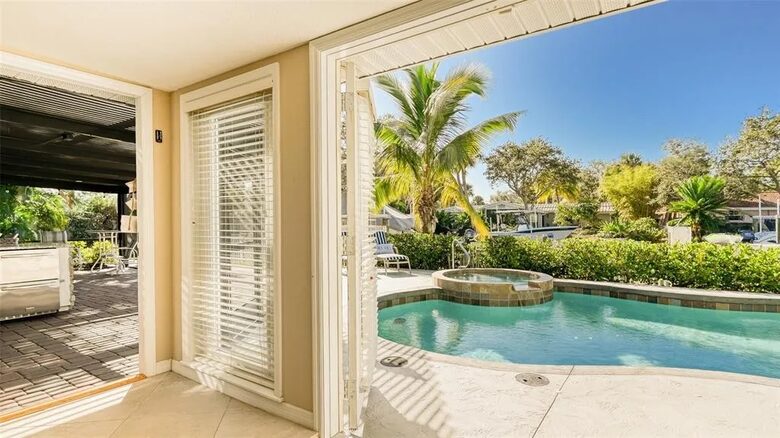 Waterfront Siesta Key Prime Location - Siesta Key, Florida