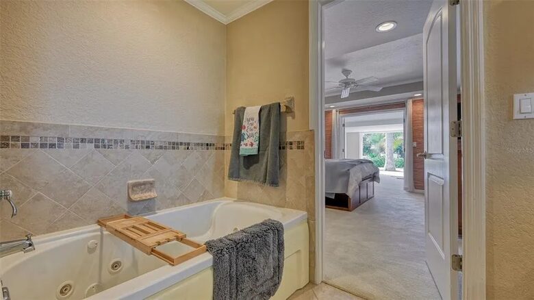 Waterfront Siesta Key Prime Location - Siesta Key, Florida