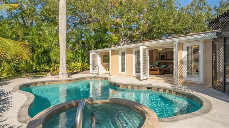 Waterfront Siesta Key Prime Location - Siesta Key, Florida
