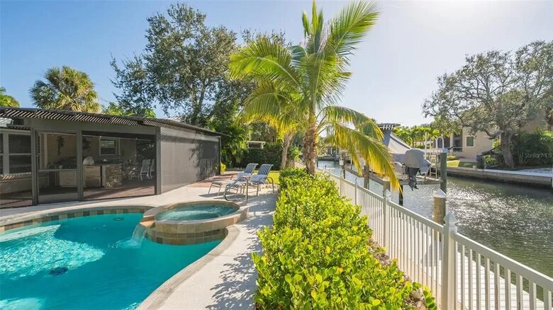 Waterfront Siesta Key Prime Location - Siesta Key, Florida