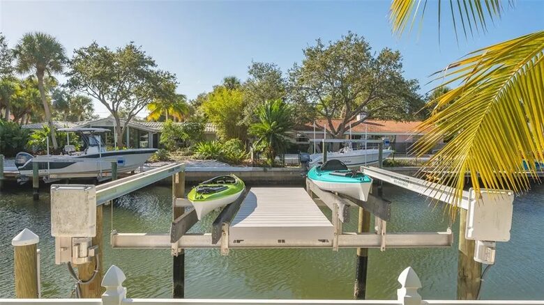 Waterfront Siesta Key Prime Location - Siesta Key, Florida