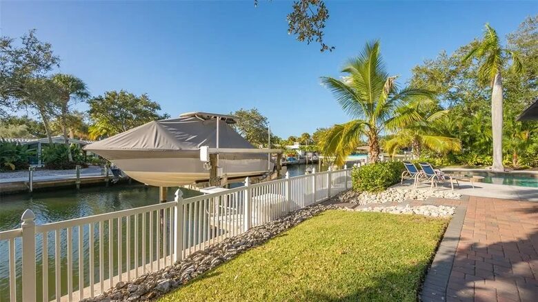 Waterfront Siesta Key Prime Location - Siesta Key, Florida