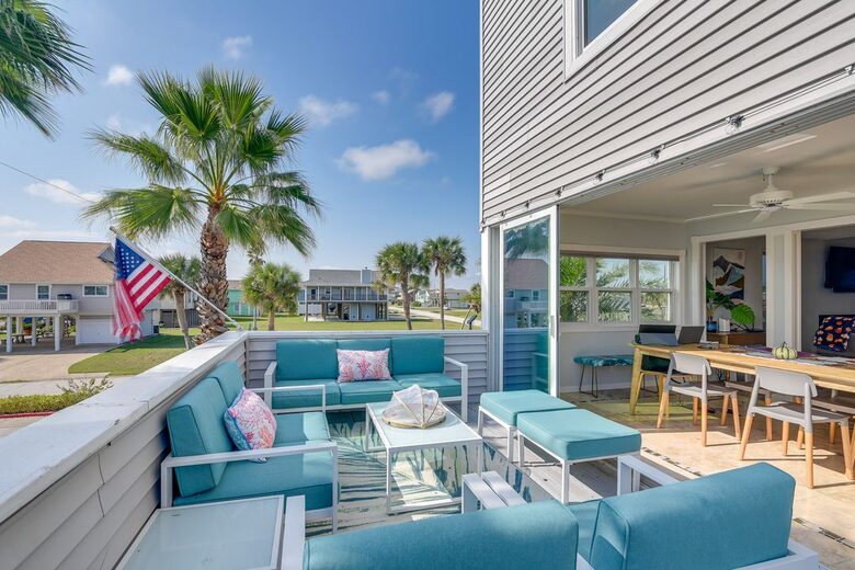 Luxury Beach Retreat | Short Walk to Sand - Galveston, Texas