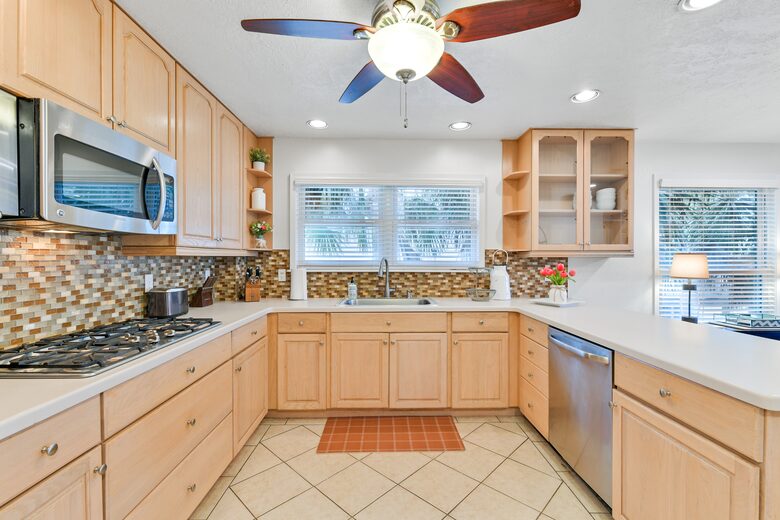 Coastal Haven: Relaxation and Adventure in Jamaica Beach - Jamaica Beach, Texas