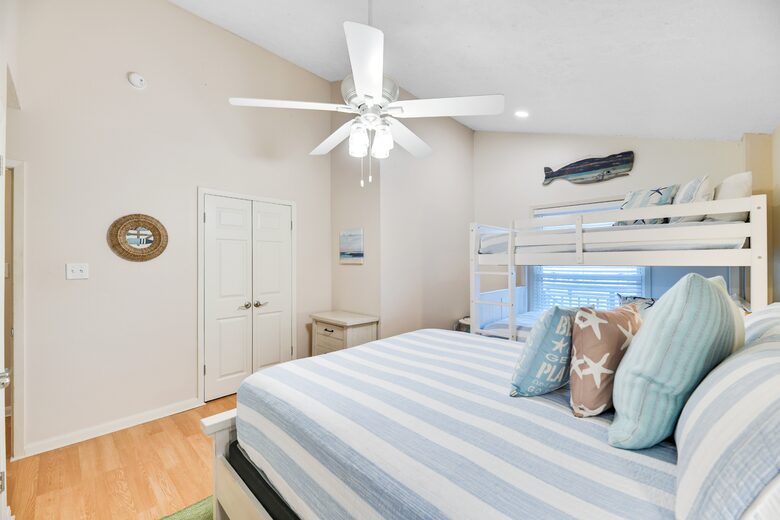 Coastal Haven: Relaxation and Adventure in Jamaica Beach - Jamaica Beach, Texas