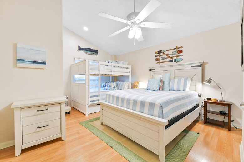Coastal Haven: Relaxation and Adventure in Jamaica Beach - Jamaica Beach, Texas