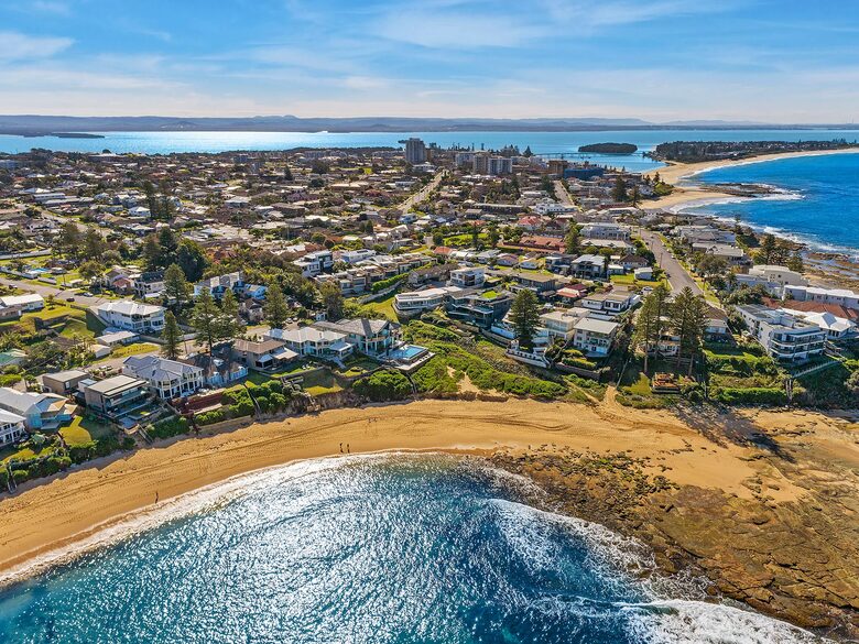 Ocean Pines Apartment - Blue Bay, Australia