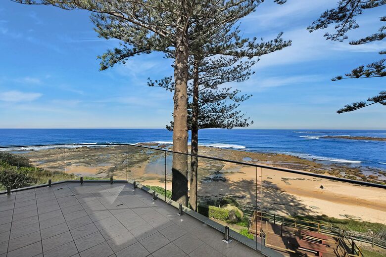 Ocean Pines Apartment - Blue Bay, Australia