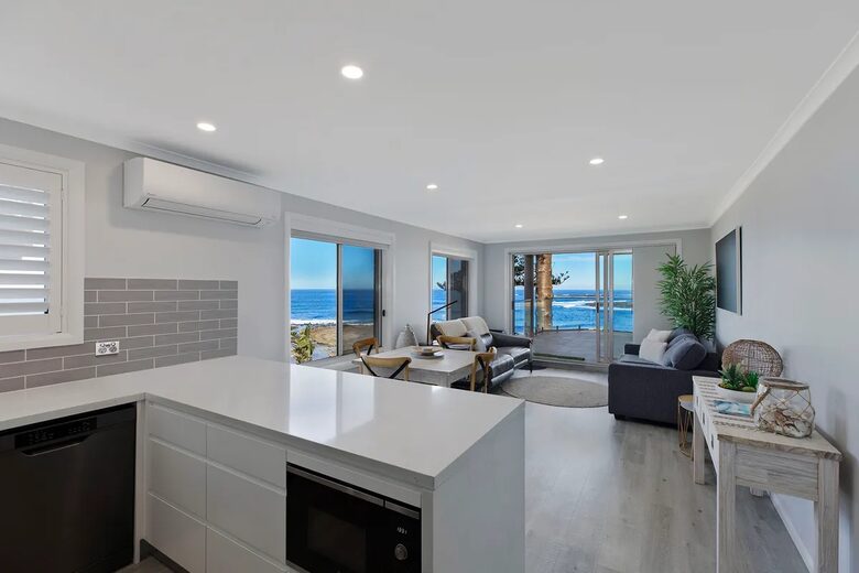 Ocean Pines Apartment - Blue Bay, Australia