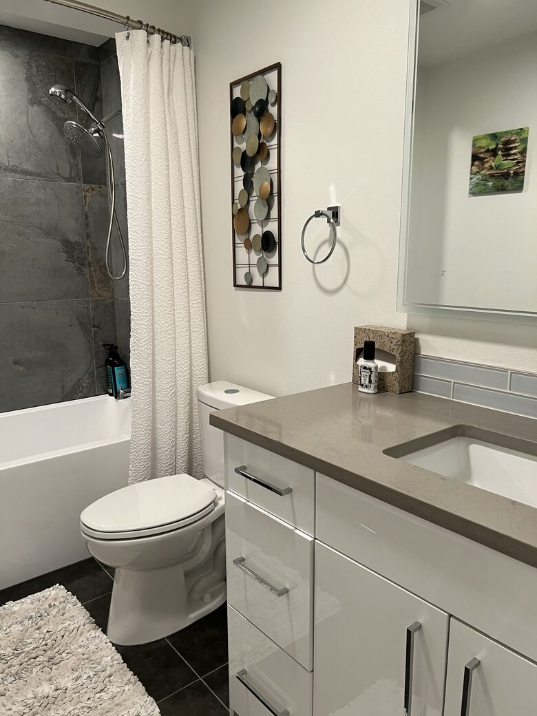 High Bluff Waterfront Contemporary Home in Gig Harbor - Gig Harbor, Washington