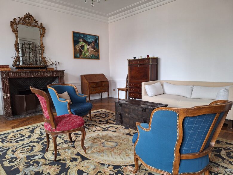 Aristocratic Abode in Versailles - Versailles, France