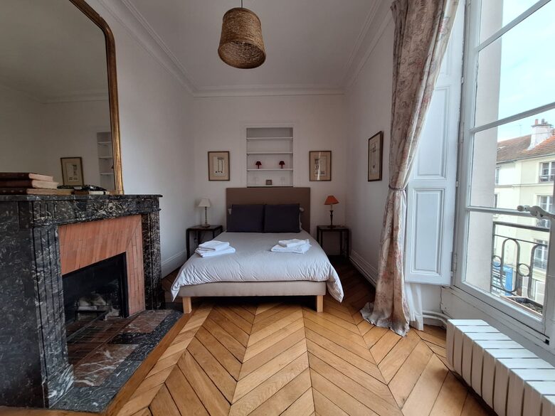 Aristocratic Abode in Versailles - Versailles, France