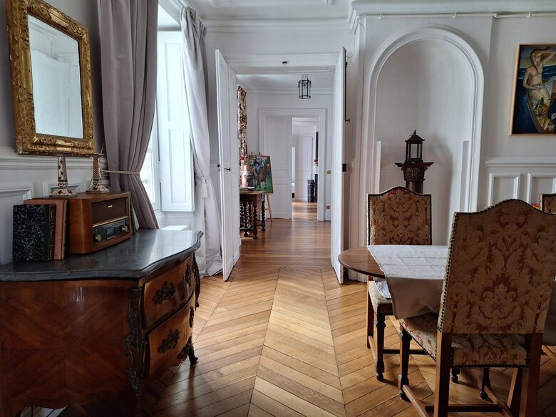 Aristocratic Abode in Versailles - Versailles, France