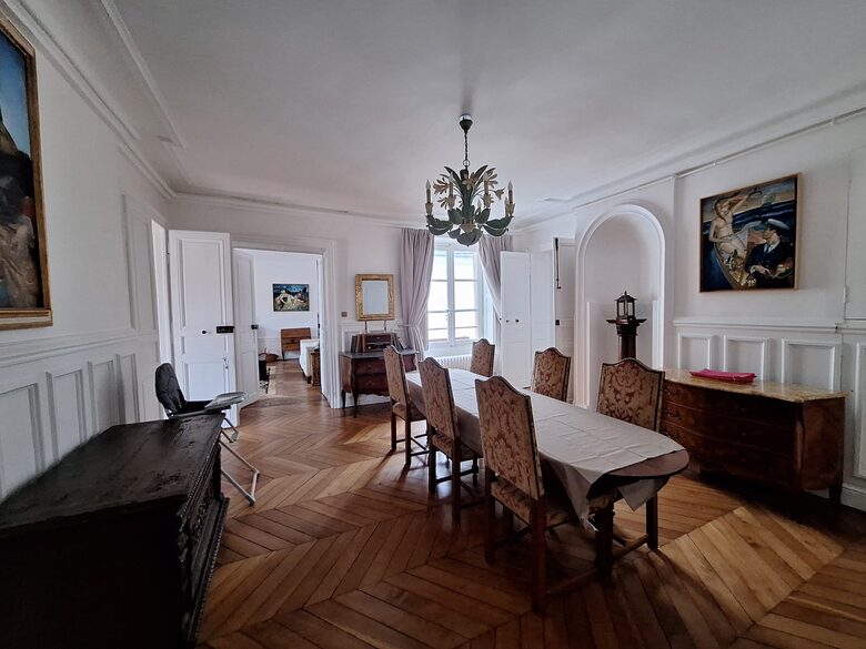 Aristocratic Abode in Versailles - Versailles, France