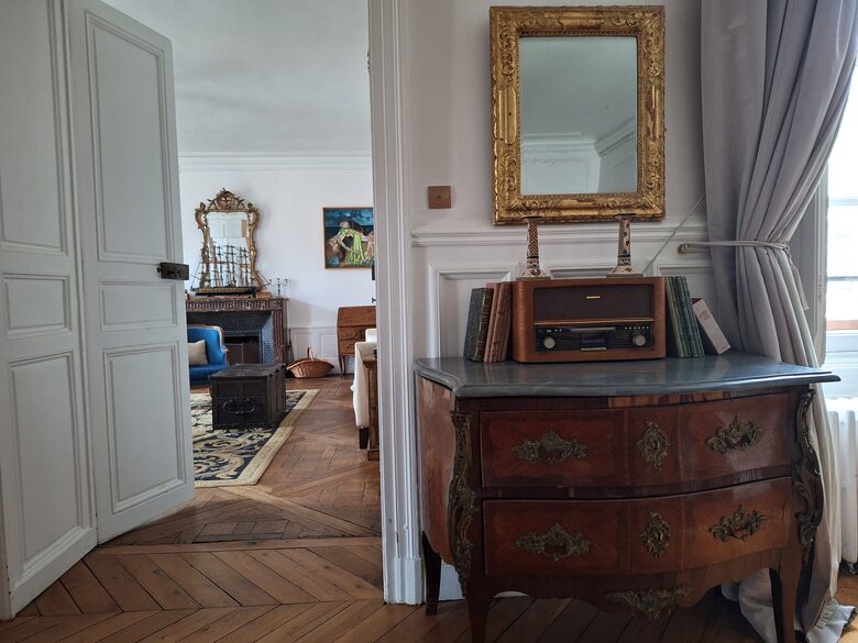 Aristocratic Abode in Versailles - Versailles, France
