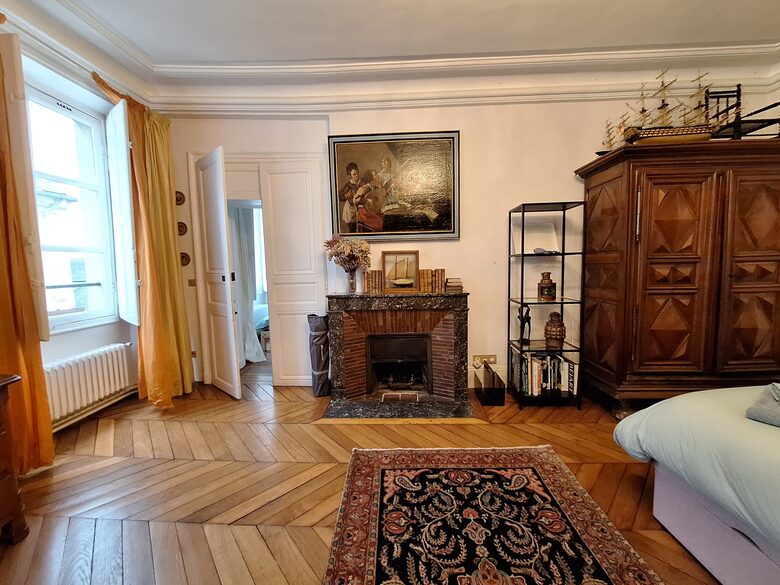 Aristocratic Abode in Versailles - Versailles, France