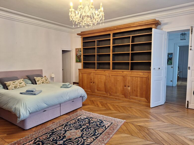 Aristocratic Abode in Versailles - Versailles, France