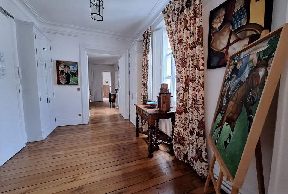 Aristocratic Abode in Versailles - Versailles, France