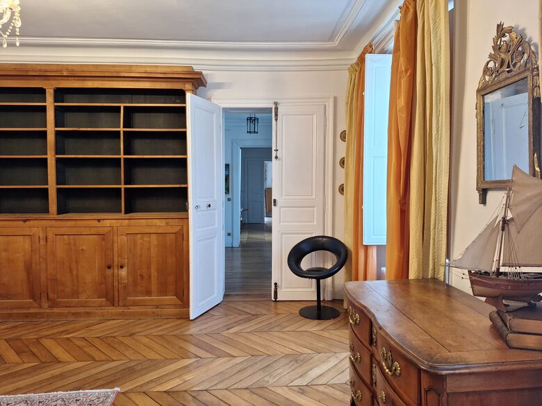 Aristocratic Abode in Versailles - Versailles, France