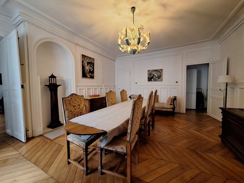 Aristocratic Abode in Versailles - Versailles, France