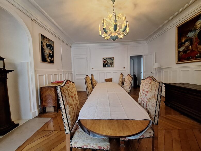 Aristocratic Abode in Versailles - Versailles, France