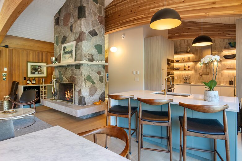 Summer Place Hideaway - Whistler, Canada