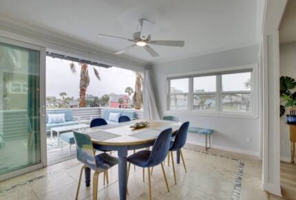 Luxury Beach Retreat | Short Walk to Sand - Galveston, Texas