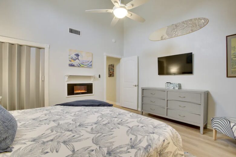 Luxury Beach Retreat | Short Walk to Sand - Galveston, Texas