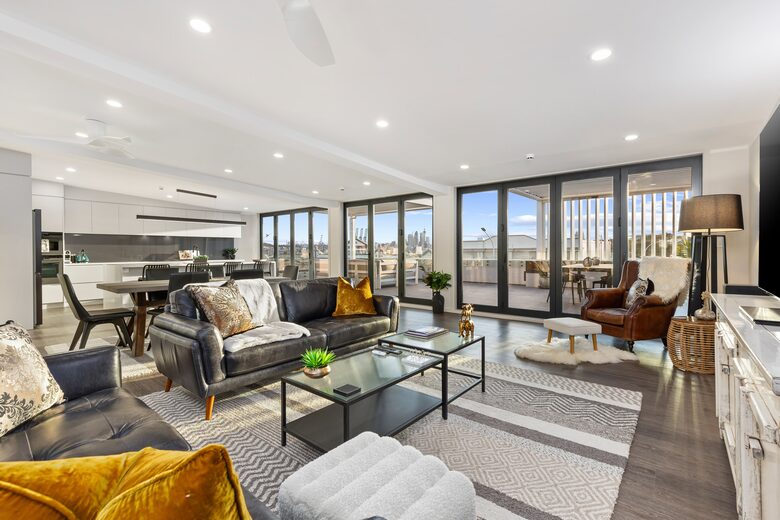 Very large Kitchen Dining Lounge