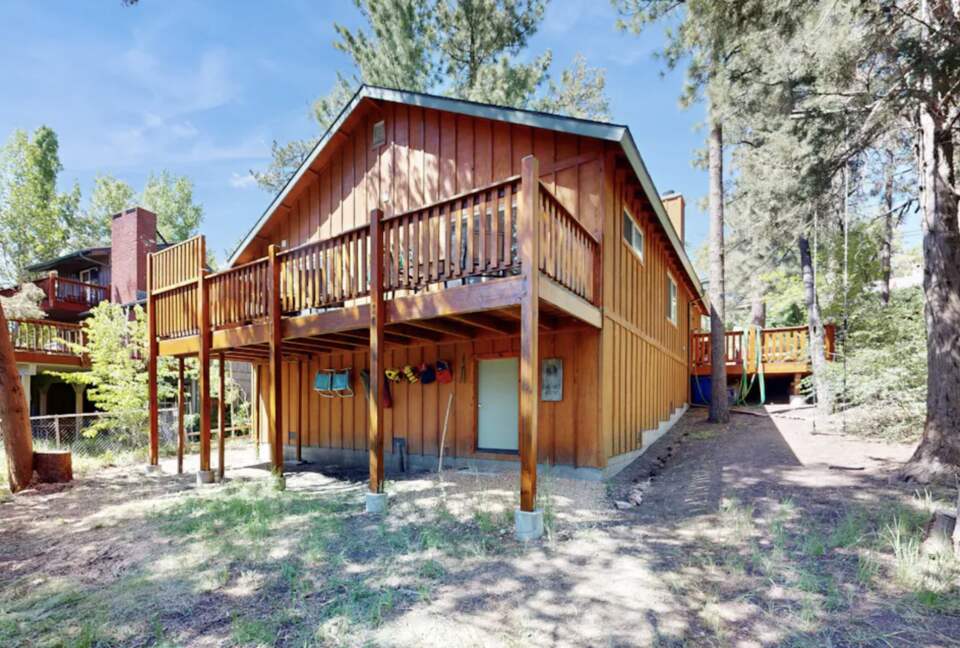 Modern Big Bear Lake Cabin - Big Bear Lake, California