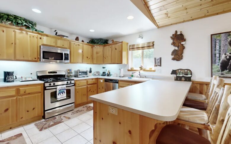 Modern Big Bear Lake Cabin - Big Bear Lake, California