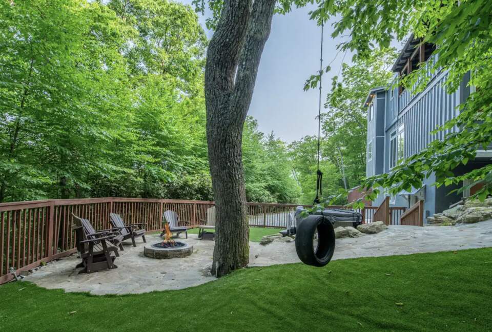 Contained Experience | Container Home in Blowing Rock - Blowing Rock, North Carolina