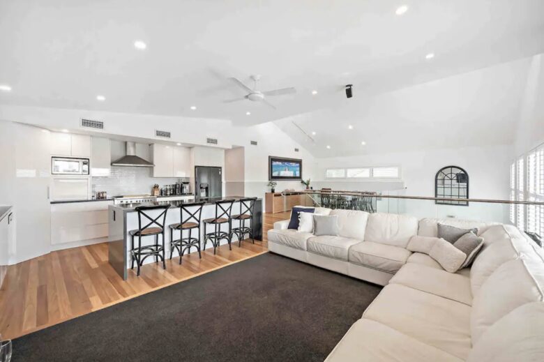 Bahamas on Brooks - Newcastle, Australia