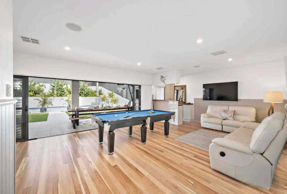 Bahamas on Brooks - Newcastle, Australia