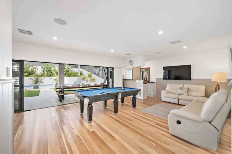 Bahamas on Brooks - Newcastle, Australia